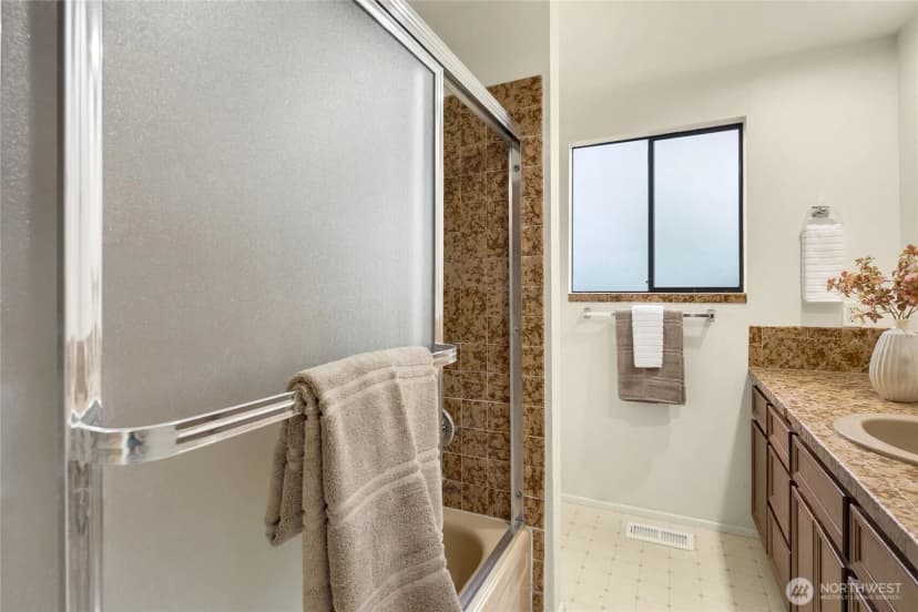 Property photo for 12511 37th Avenue Ne, Seattle photo 26