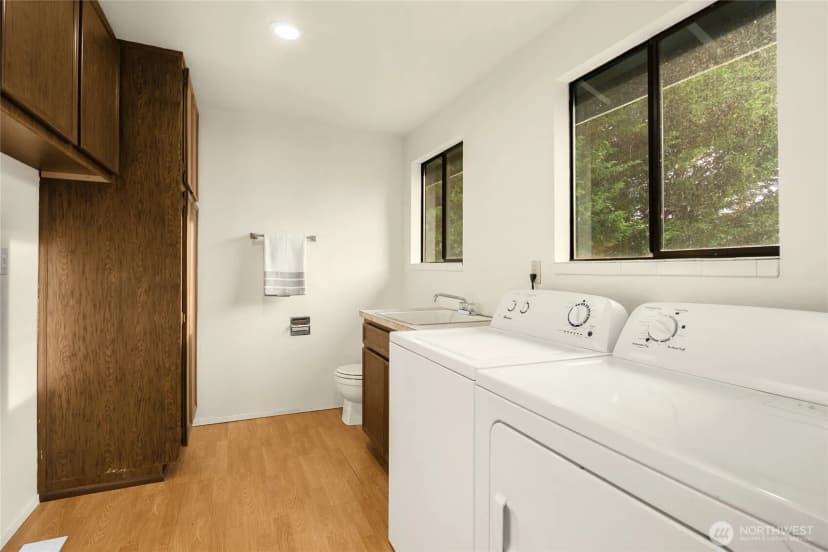 Property photo for 12511 37th Avenue Ne, Seattle photo 28