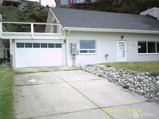 Property photo for 562 Pebble Beach Drive, Oak Harbor