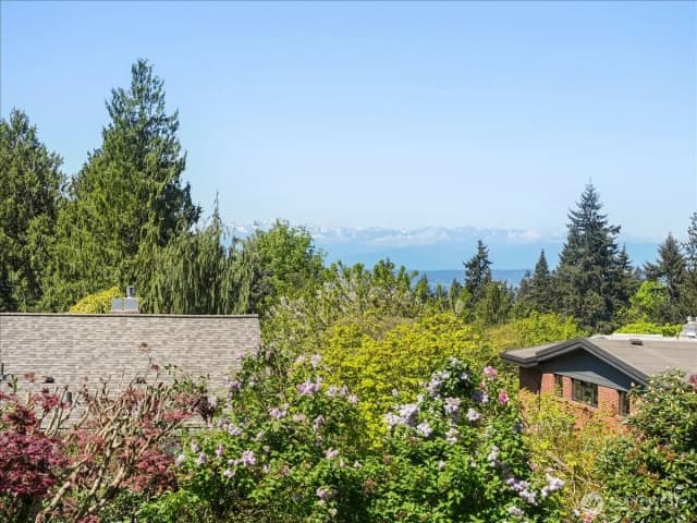 Property photo for 11501 4th Avenue Nw, Seattle photo 3