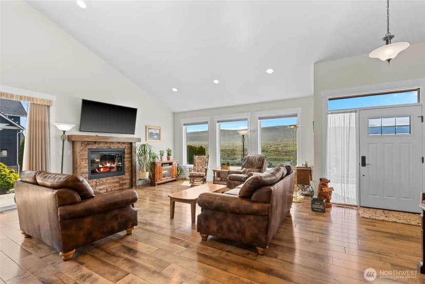 Property photo for 2741 Se Falcon View Drive, East Wenatchee photo 7