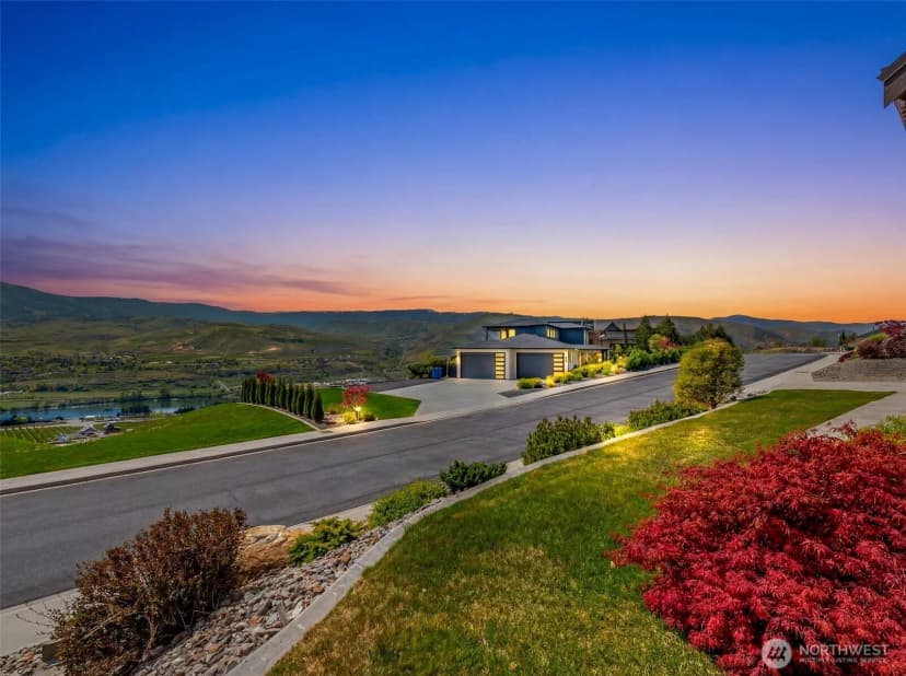 Property photo for 2741 Se Falcon View Drive, East Wenatchee photo 4