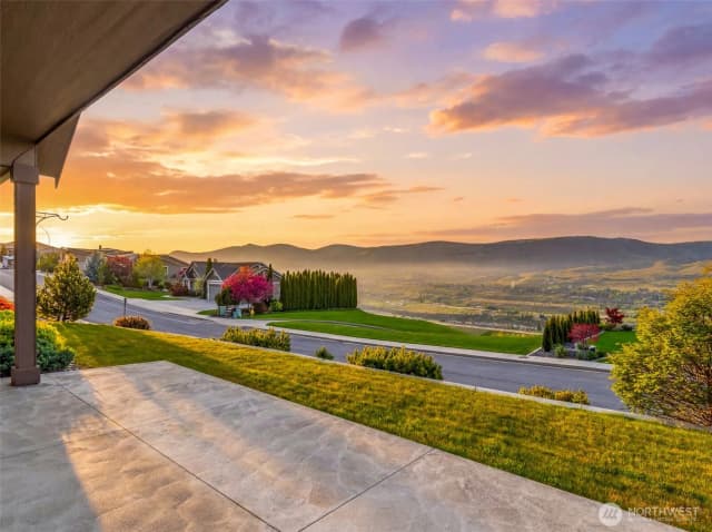 Property photo for 2741 Se Falcon View Drive, East Wenatchee photo 3