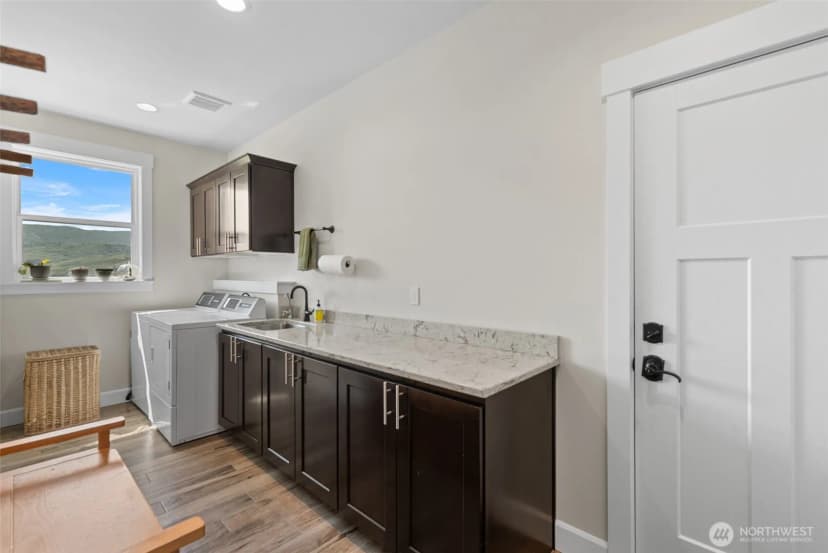 Property photo for 2741 Se Falcon View Drive, East Wenatchee photo 30