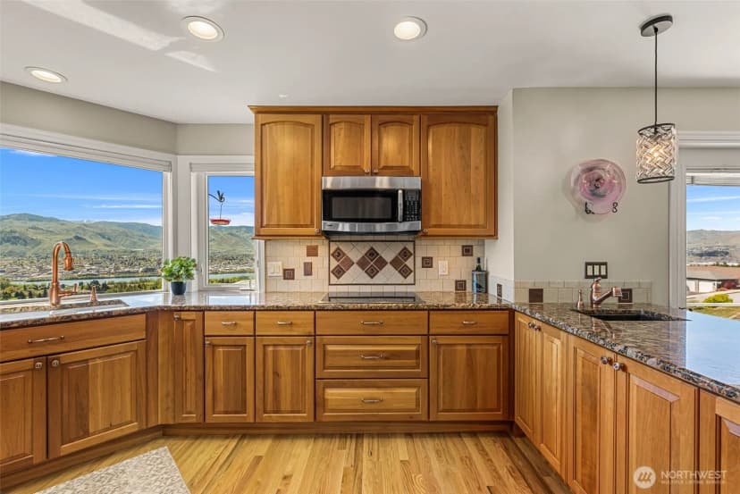 Property photo for 591 Daniels Drive Ne, East Wenatchee photo 13