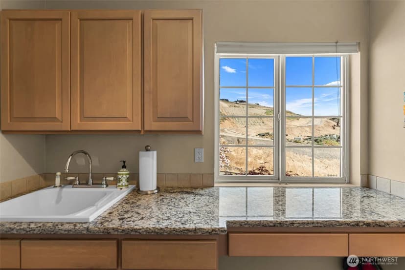 Property photo for 591 Daniels Drive Ne, East Wenatchee photo 20
