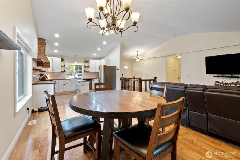 Property photo for 17511 Scenic Shores Court Se, Yelm photo 5