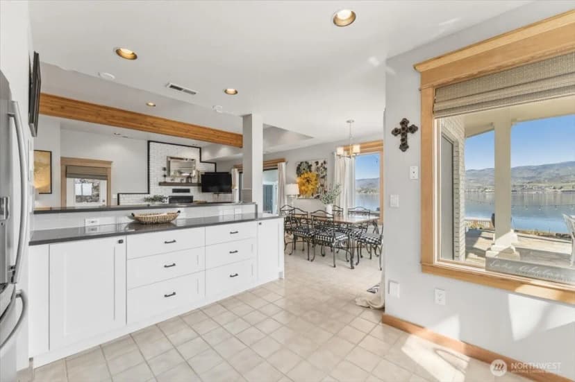 Property photo for 3300 S Lakeshore Rd, Chelan photo 30