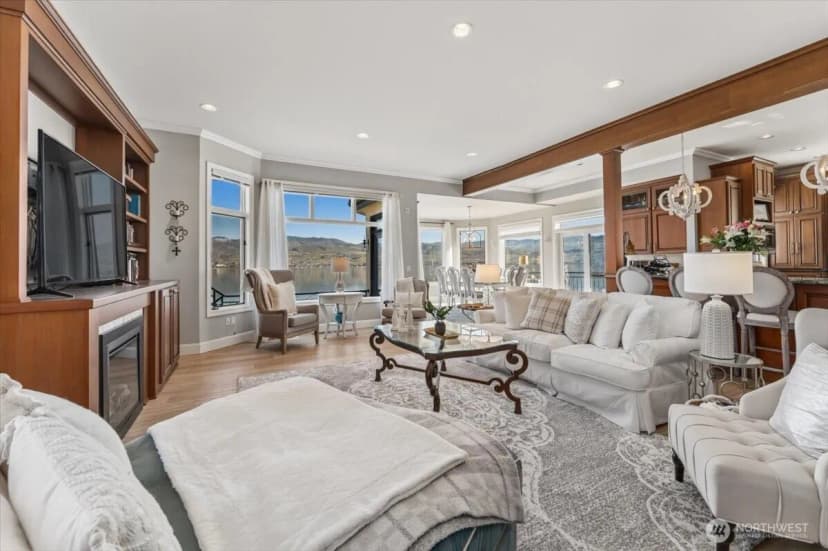 Property photo for 3300 S Lakeshore Rd, Chelan photo 9