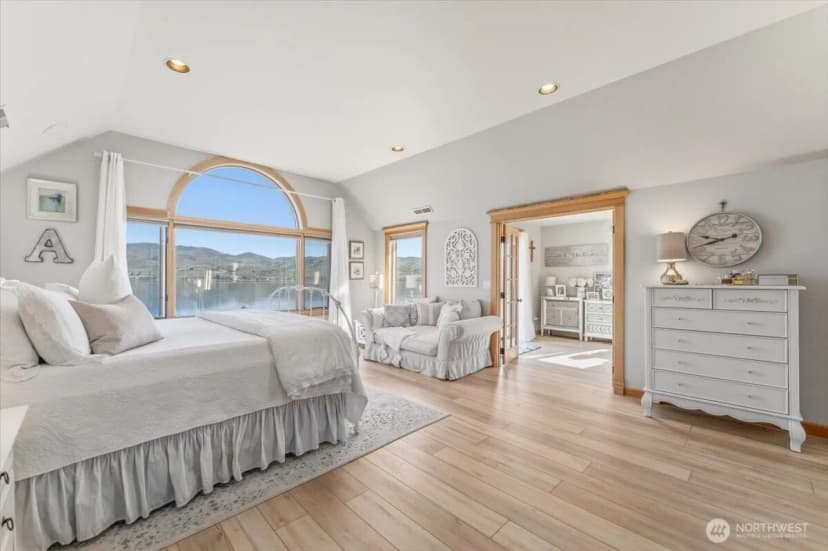 Property photo for 3300 S Lakeshore Rd, Chelan photo 17