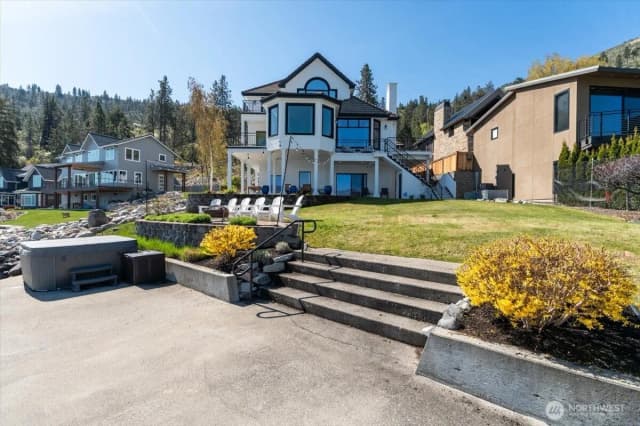 Property photo for 3300 S Lakeshore Rd, Chelan photo 5