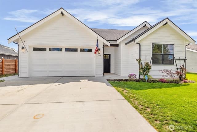 Property photo for 706 E 4th St, Nooksack
