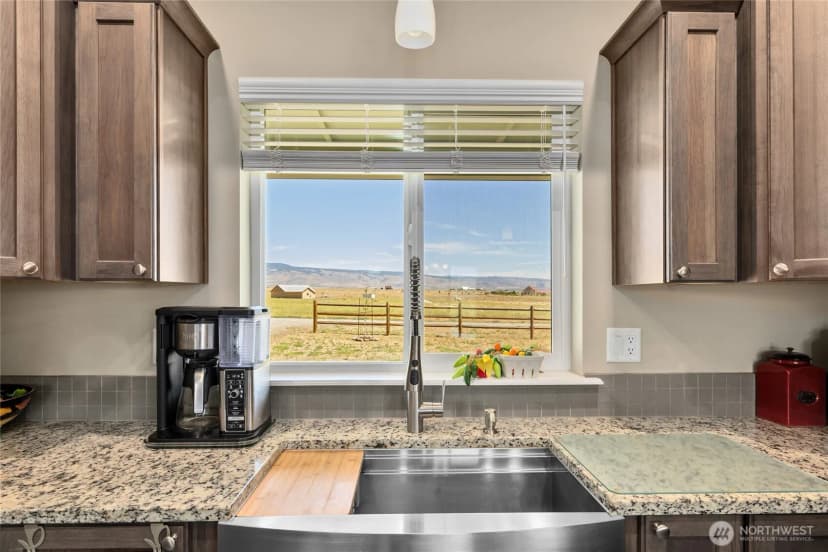 Property photo for 1561 Bitterbrush Drive, Ellensburg photo 25