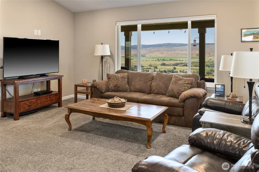 Property photo for 1561 Bitterbrush Drive, Ellensburg photo 16