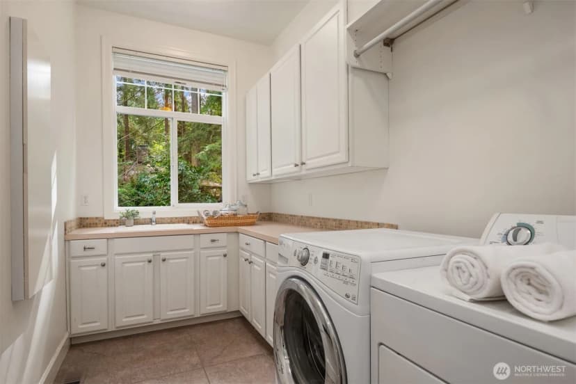 Property photo for 13609 Ne 28th Street, Bellevue photo 21
