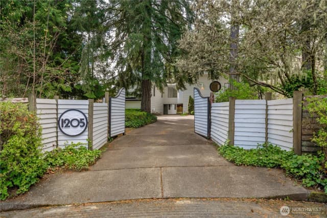 Property photo for 1205 11th Court Sw, Olympia photo 3