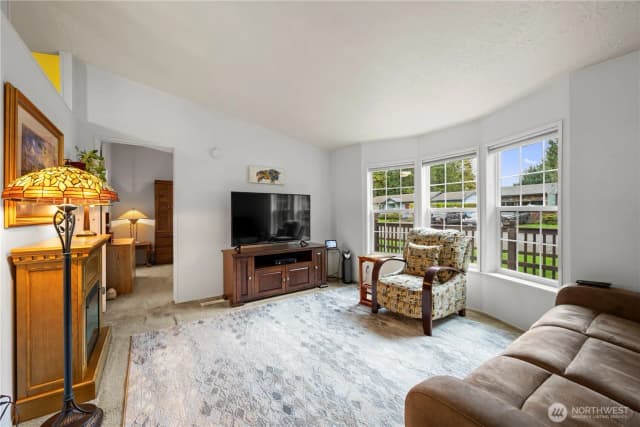 Property photo for 16400 Dogwood Lane, Arlington photo 5