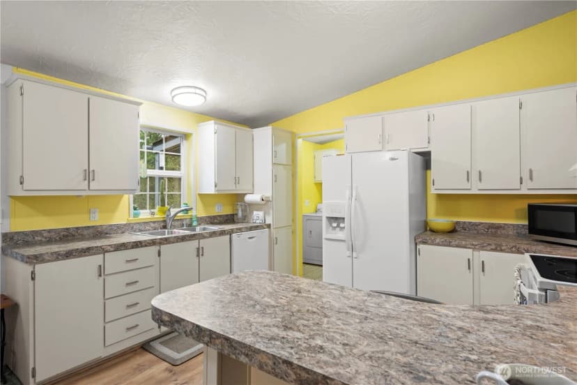 Property photo for 16400 Dogwood Lane, Arlington photo 8