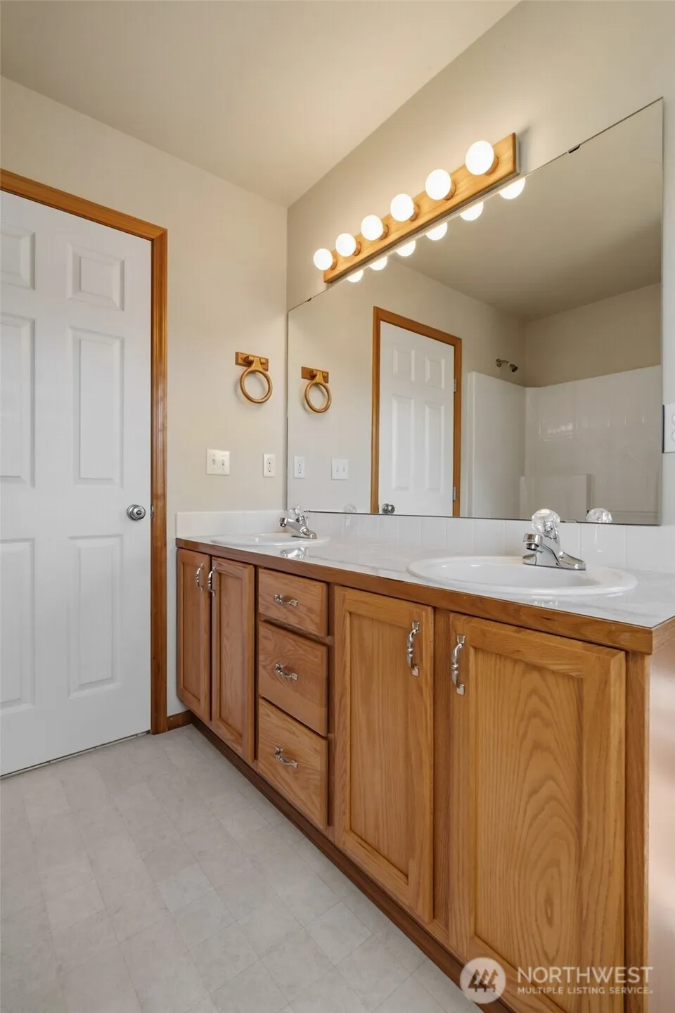 Property photo for 5711 Pasinetti Street E, Fife photo 17