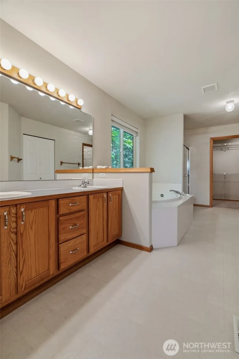 Property photo for 5711 Pasinetti Street E, Fife photo 20