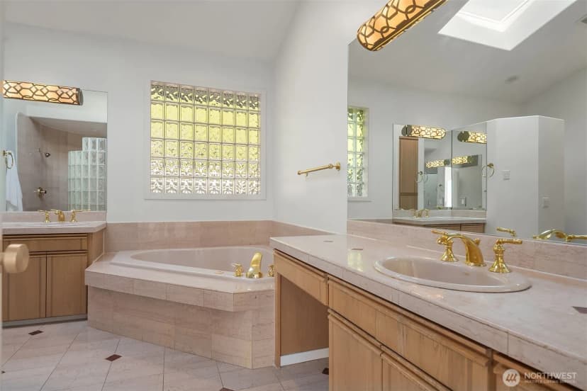 Property photo for 5824 168th Place Se, Bellevue photo 16