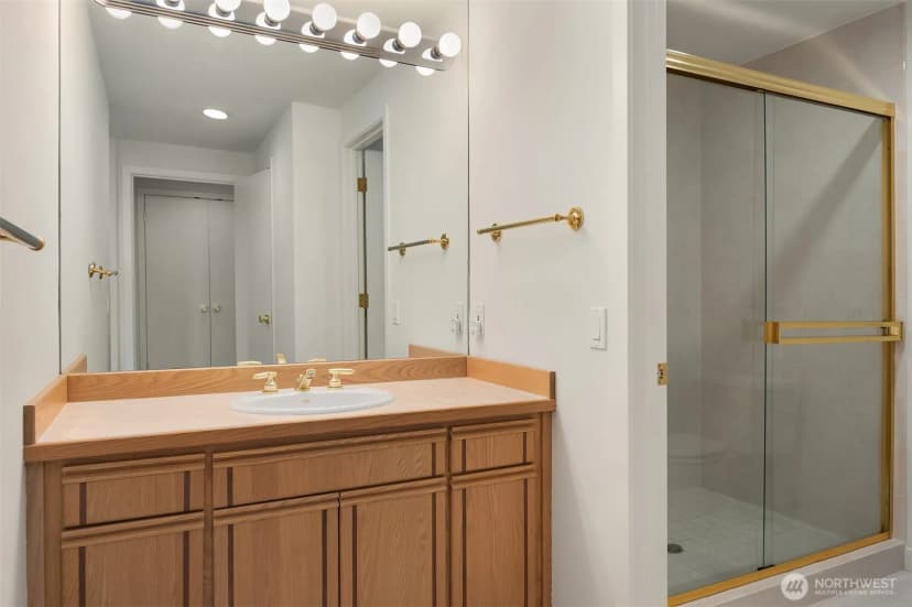 Property photo for 5824 168th Place Se, Bellevue photo 28