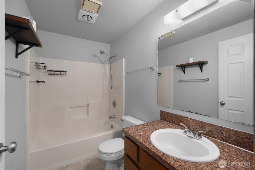 Property photo for 4938 Wilshire Court Se #a & B, Lacey photo 12