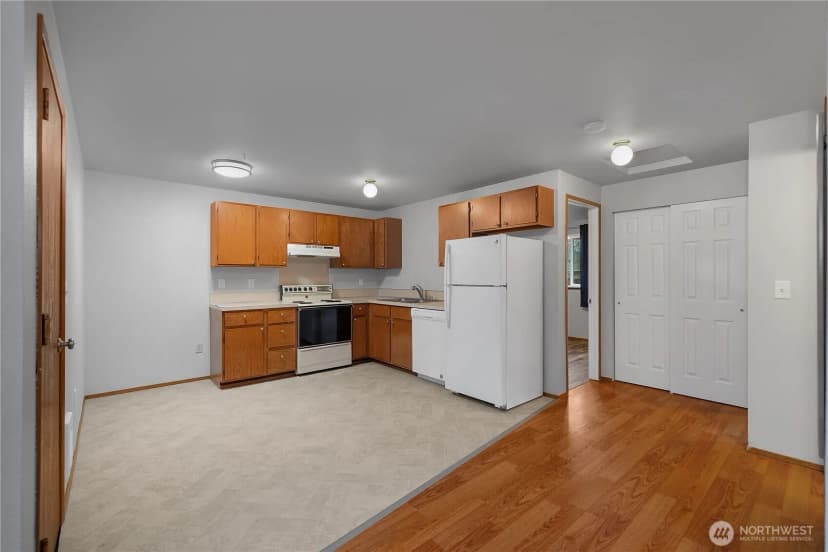 Property photo for 4938 Wilshire Court Se #a & B, Lacey photo 8