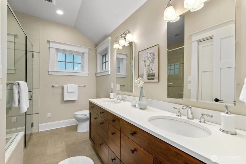 Property photo for 5801 Kensington Place N, Seattle photo 13