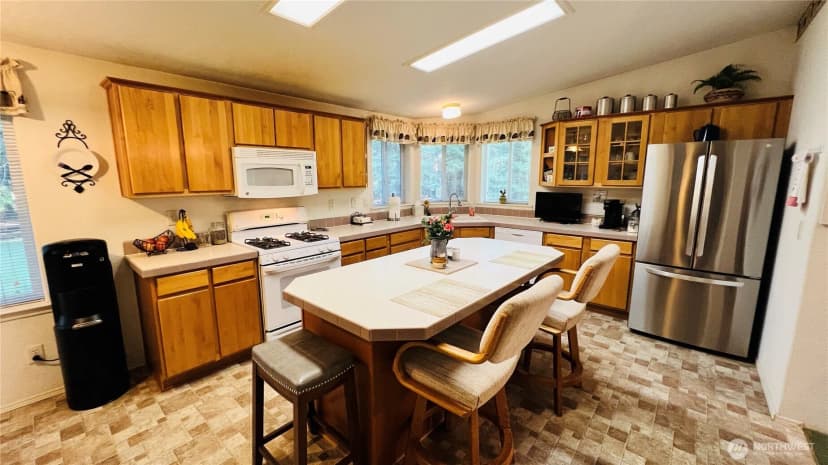 Property photo for 7010 W Dahl Road, Deer Park photo 19
