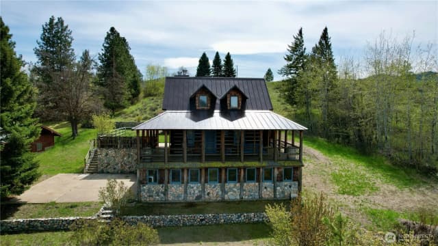 Property photo for 132 Twin Lakes Road, Winthrop