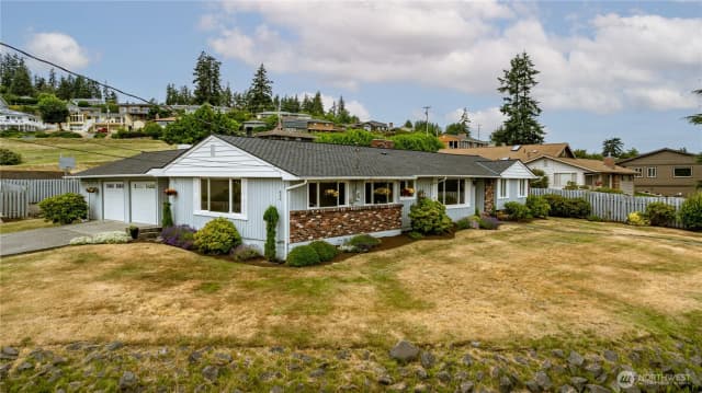 Property photo for 690 Maplewood Loop, Oak Harbor photo 3