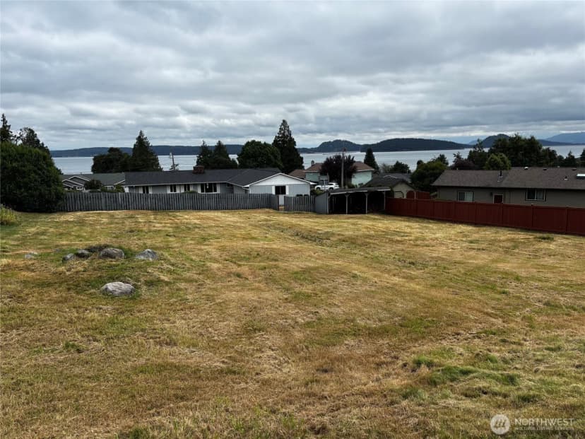 Property photo for 690 Maplewood Loop, Oak Harbor photo 39