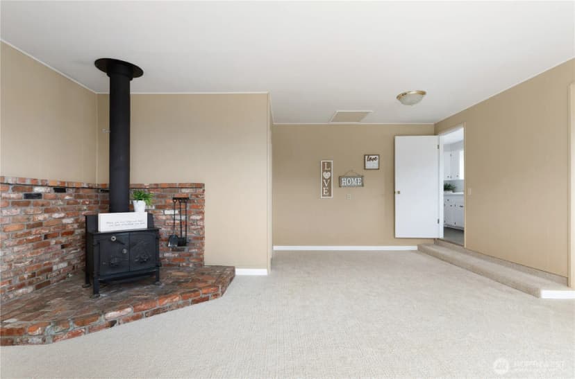 Property photo for 690 Maplewood Loop, Oak Harbor photo 19