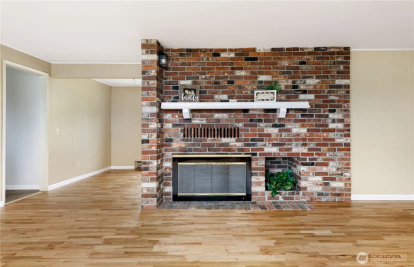 Property photo for 690 Maplewood Loop, Oak Harbor photo 9