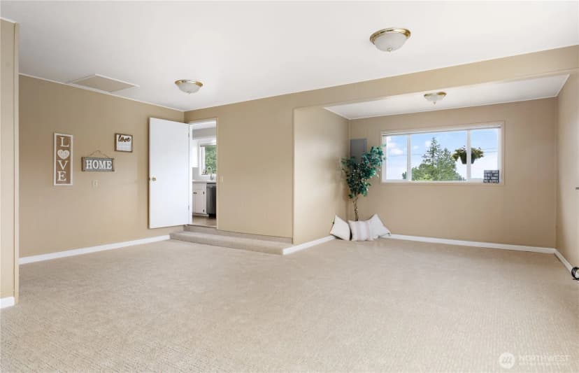 Property photo for 690 Maplewood Loop, Oak Harbor photo 18