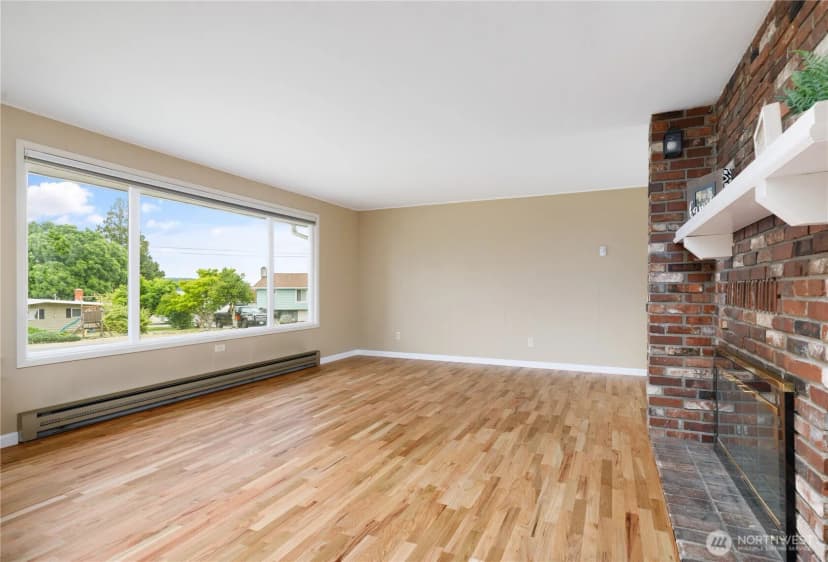 Property photo for 690 Maplewood Loop, Oak Harbor photo 6