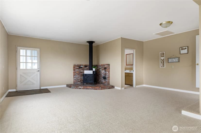 Property photo for 690 Maplewood Loop, Oak Harbor photo 21