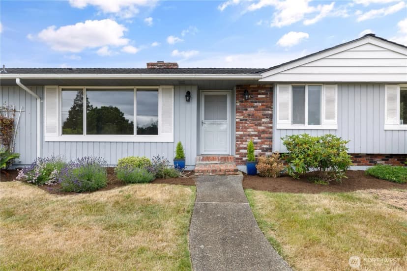 Property photo for 690 Maplewood Loop, Oak Harbor photo 4