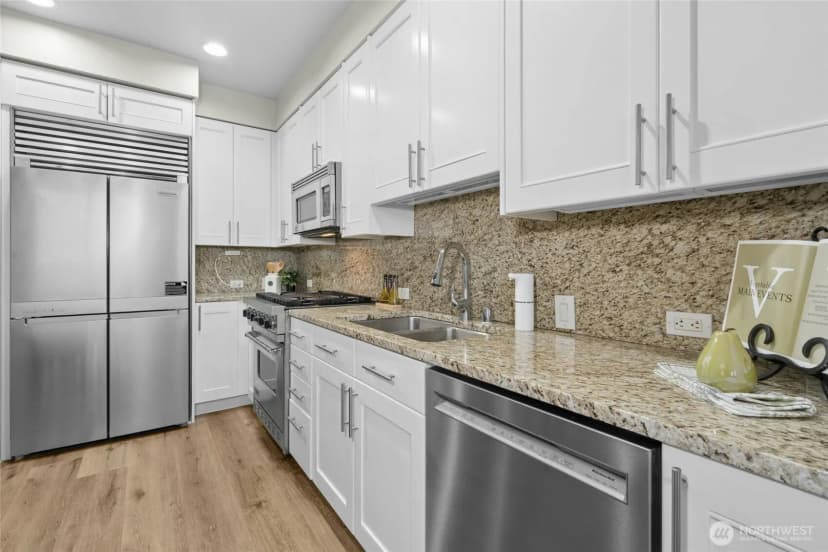Property photo for 10650 Ne 9th Place #2025, Bellevue photo 5