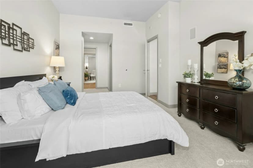 Property photo for 10650 Ne 9th Place #2025, Bellevue photo 10