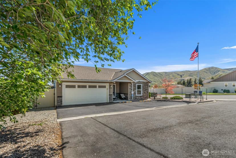 Property photo for 628 Craig Avenue, Wenatchee photo 4