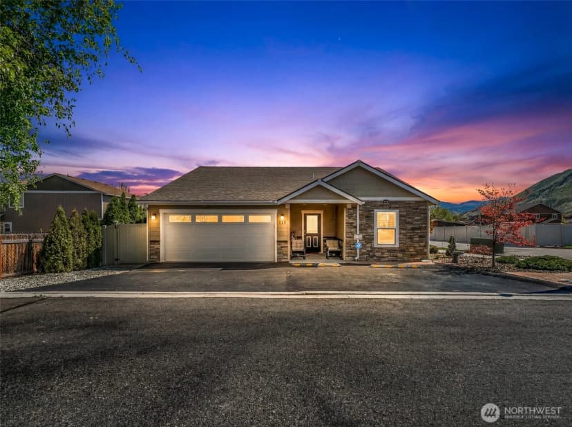 Property photo for 628 Craig Avenue, Wenatchee photo 2