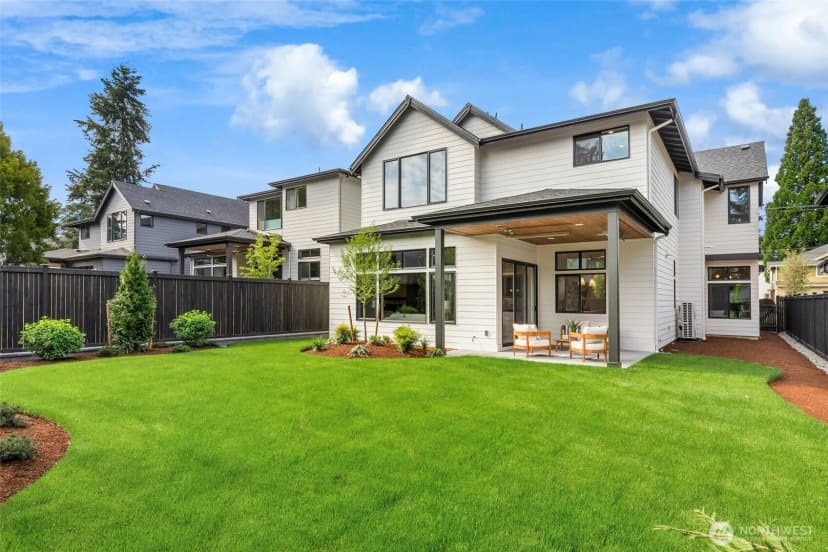 Property photo for 13121 Ne 104th Street, Kirkland photo 3