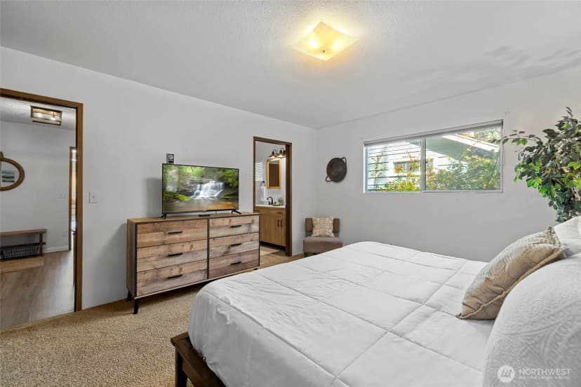 Property photo for 8252 Beach Way Drive, Blaine photo 18