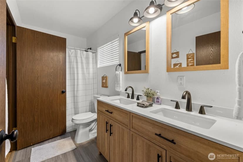 Property photo for 8252 Beach Way Drive, Blaine photo 19
