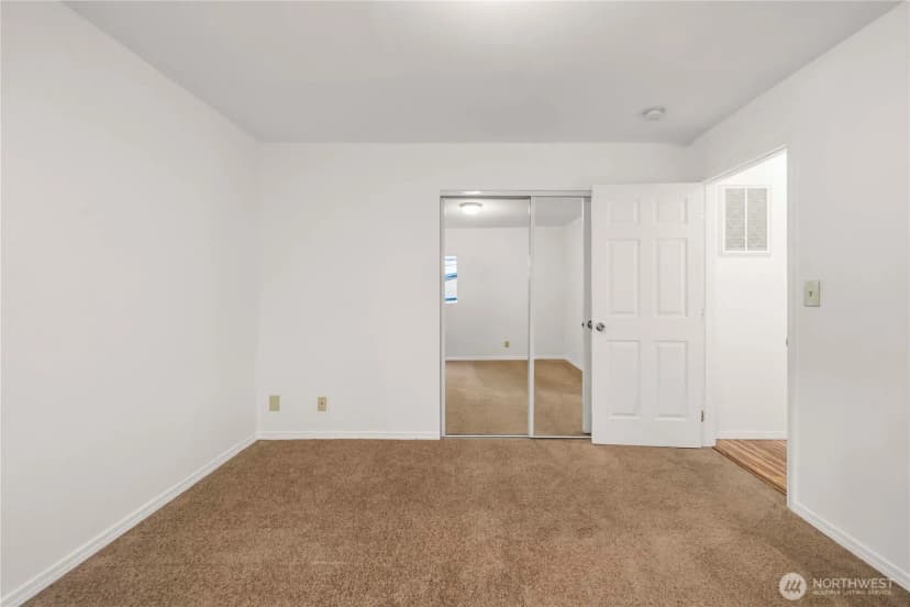 Property photo for 25460 111th Avenue Se, Kent photo 9