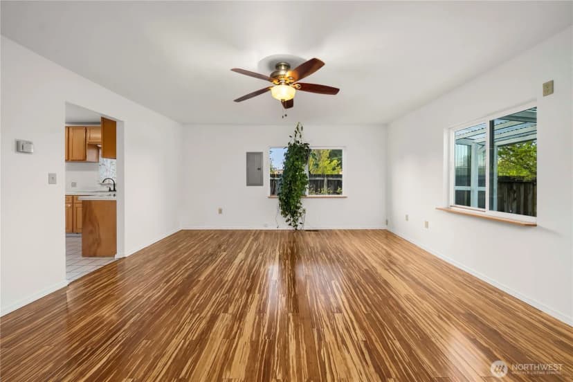 Property photo for 25460 111th Avenue Se, Kent photo 2