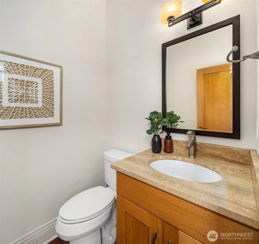 Property photo for 3215 W Lynn Street, Seattle photo 12