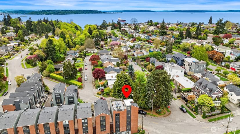Property photo for 3215 W Lynn Street, Seattle photo 30